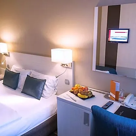 Azur - Hostaid Apartmán *