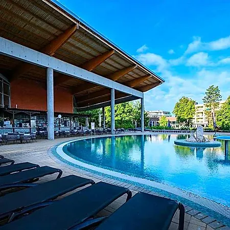 Azur - Hostaid Apartmán *